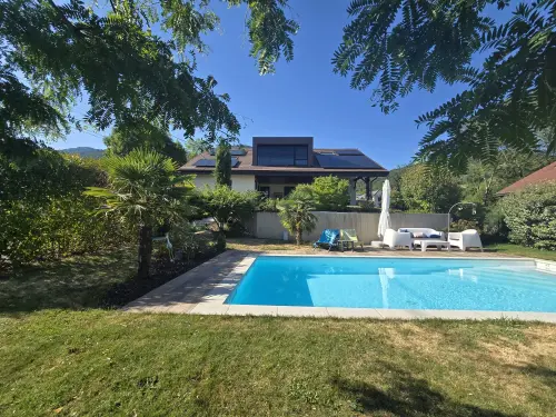 Villa avec piscine et vue à Vesancy (au dessus de Divonne)