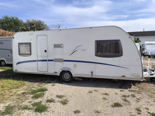 Caravane 4.5 places avec lits superposés