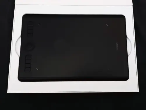 Tablette graphique + Livraison -- Wacom Intuos Pro à Carrouge VD