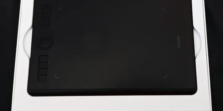 Tablette graphique + Livraison -- Wacom Intuos Pro