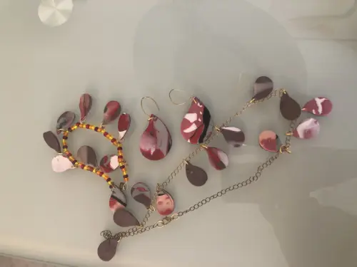 Parure collier bracelet et boucles d'oreilles à Nyon