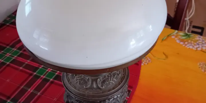 Vend ancienne lampe à pétrol