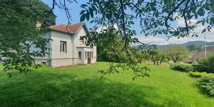 Charmante maison 5.5 pièces à rénover à Courgenay