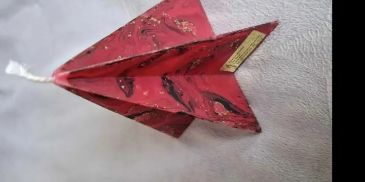 Bougie pyramide neuve