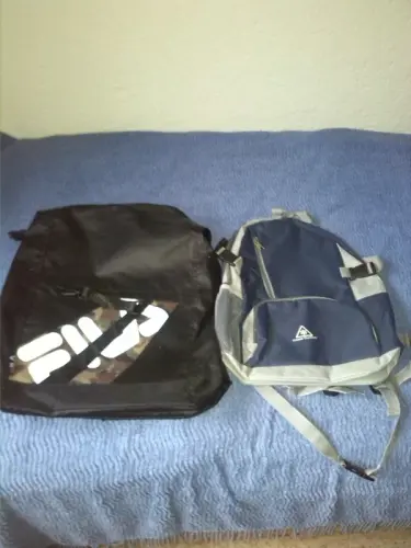 Deux sacs à dos à Neuchâtel