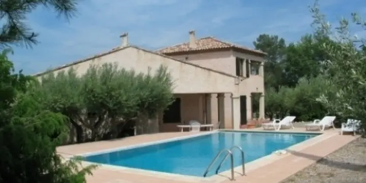 Mas avec piscine privée à Carcès Var