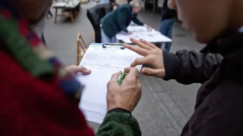 Récolte de signatures rémunérées à Lausanne