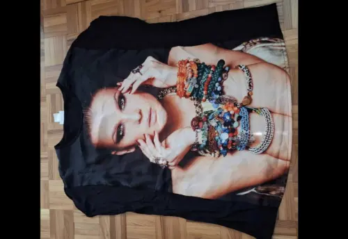 T-shirt femme noir neuf à Moutier