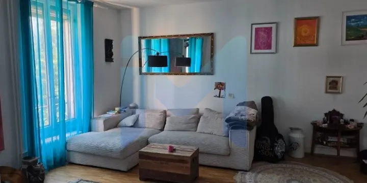 Appartement de 4 pièces au 3ème étage situé à Carouge 1227