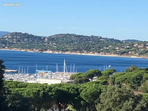 RARE Duplex vue mer Golf Saint-Tropez plage à pied à LES ISSAMBRES