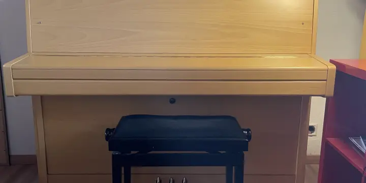 Piano droit de la marque Carl Ebel