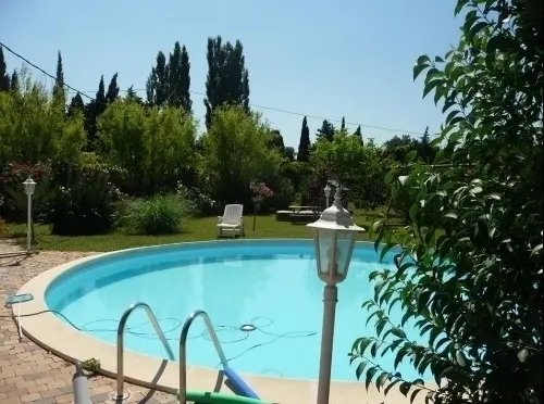  Eyragues en provence (France) 