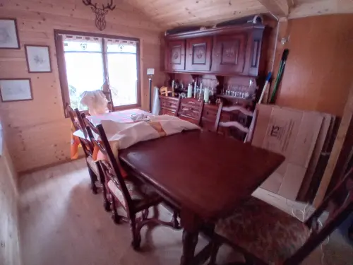 Vend grande table chêne (ancienne),avec six chaises + vaisselier à Bulle