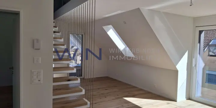 Moderne Dachwohnung - Top Standard mit ansprechender Architektur