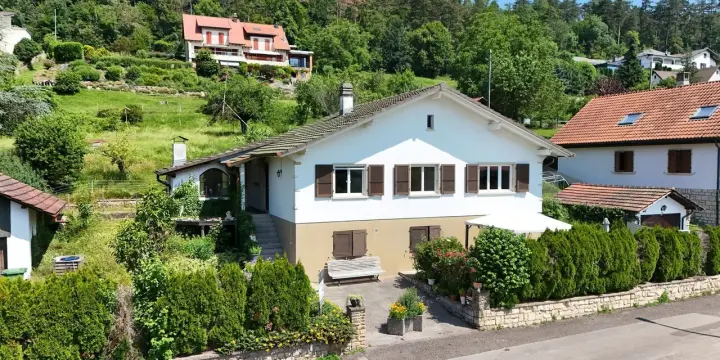 Maison familiale de 9 pièces à vendre à Fontenais