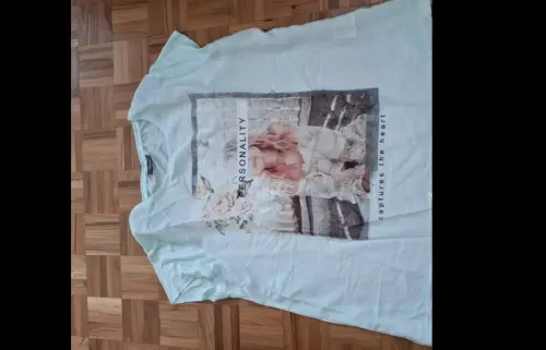 T-shirt Yessica vert menthe neuf à Moutier