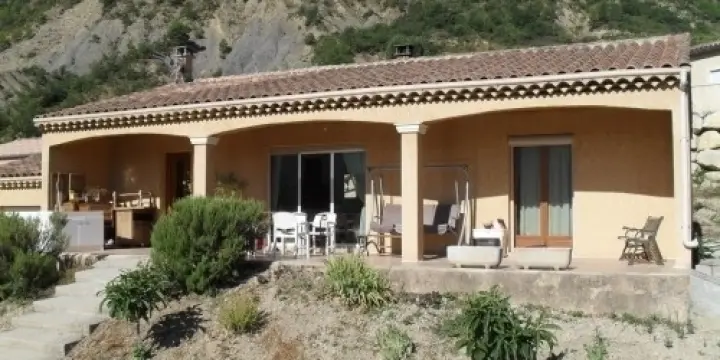 Belle maison provençale en France 