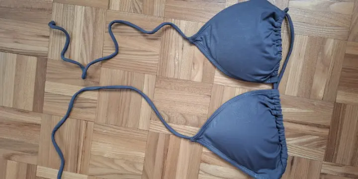 Haut de maillot de bain anthracite à nouer