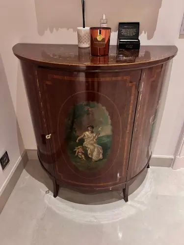 Console demi-lune – Style néo-classique à Lausanne