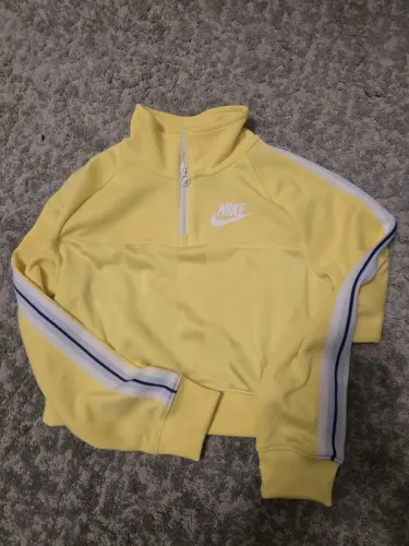 Pull Nike fille à Renens