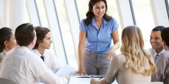 Le spécialiste de travail avec les clients  (sans vente)