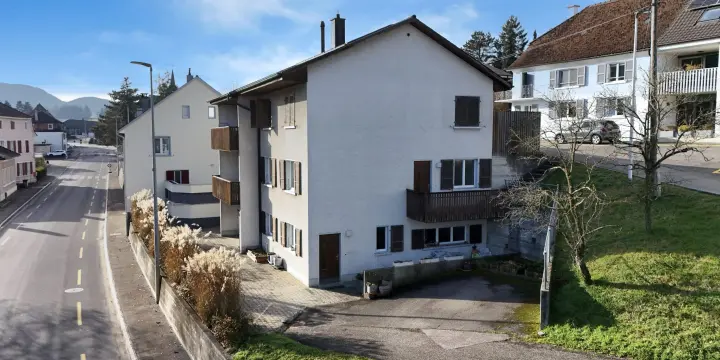 À Develier maison locative de 3 appartements à vendre