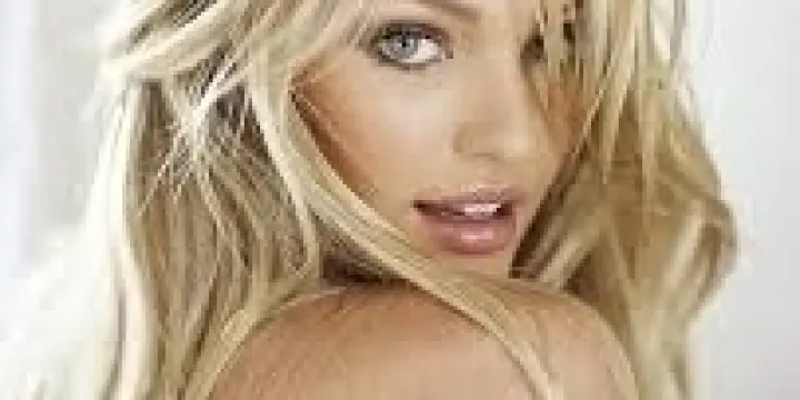 Merveilleuse blonde bien gaulée