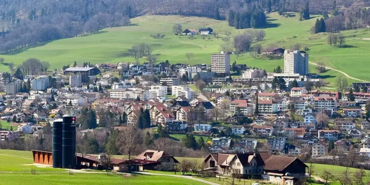 À vendre à Moutier maison familiale de 9.5 pièces