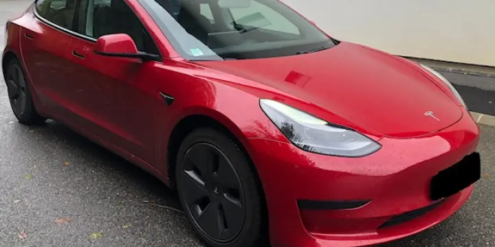 Tesla Model 3 SR +