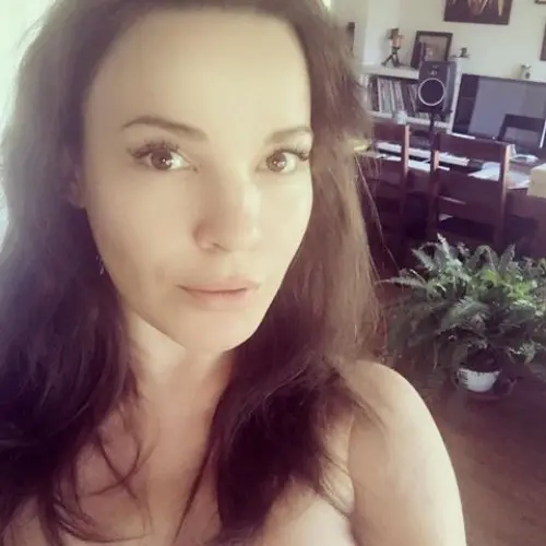 Femme,  douce, gentille, honnête, calme à geneve