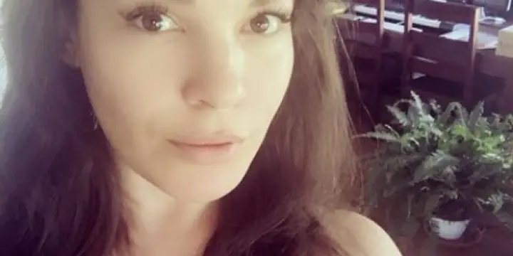 Femme,  douce, gentille, honnête, calme