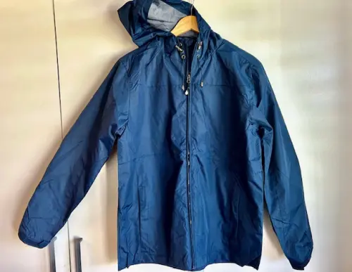 Veste de pluie taille L-XL neuve. à Lausanne