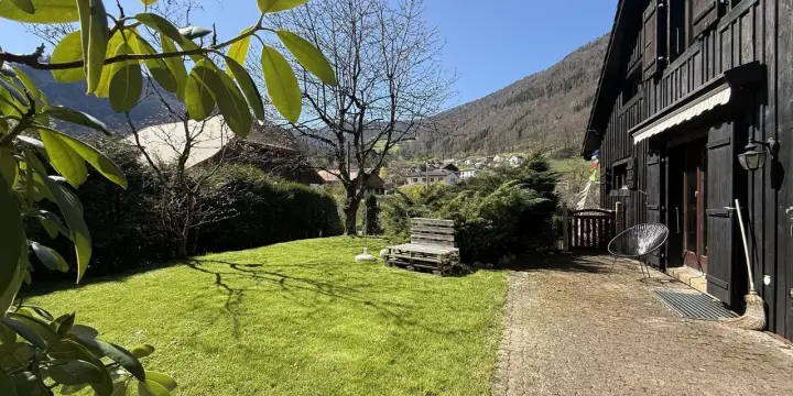 Situé à Roches chaleureux appartement de 3.5 pièces à vendre