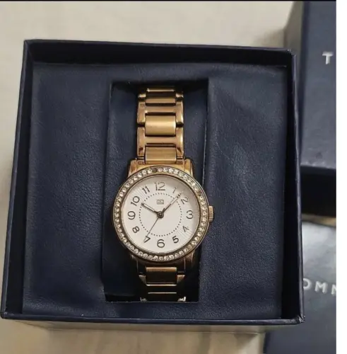 MONTRE TOMMY HILFIGER DORÉE AVEC BOÎTE à Prilly