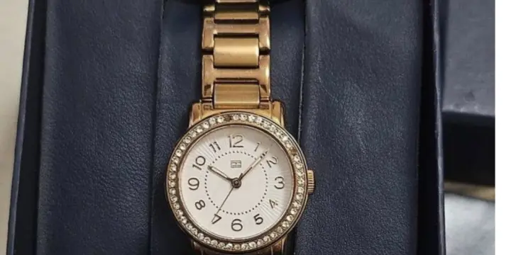 MONTRE TOMMY HILFIGER DORÉE AVEC BOÎTE