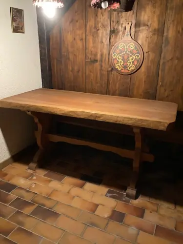 Table de carnotzet à Conthey