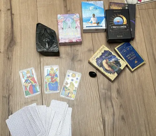 Tirages, tarots, oracles à Montpreveyres