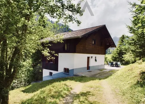 Alpines Wohnglück - Chalet mit Wellness-Oase und Bergblick