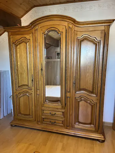 Chambre à coucher complète à BONS EN CHABLAIS