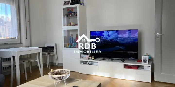 Appartement de 3 pièces au 5ème étage situé à Genève 1205