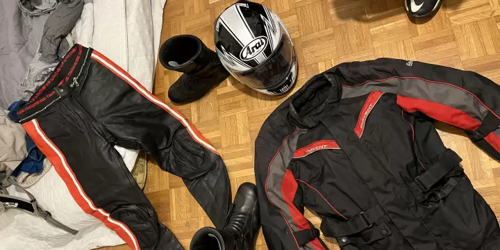 Vêtements tout complet de moto 500fr