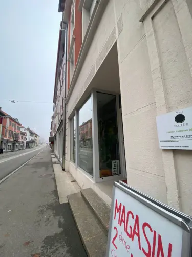Local commercial possibilité appartement - St-imier à Saint-imier
