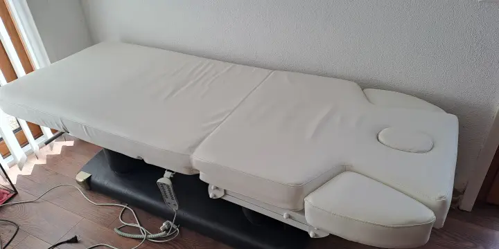 Table électrique de massage ou de réflexologie