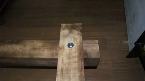 Lit neuf en bois massif vieilli avec LED, prise et tablette