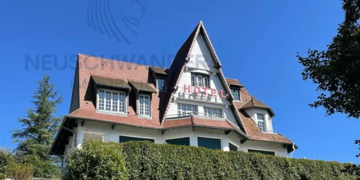 En France, à rénover charmant hôtel avec emplacement stratégique