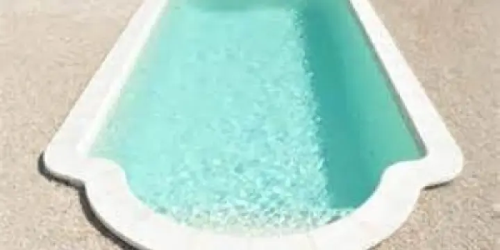 Piscine polyester en  action