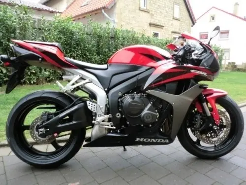 2007 Honda cbr 600 rr à Berg