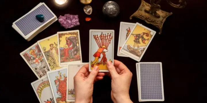 Voyance Tarot Guidance Sorcellerie Occidentale