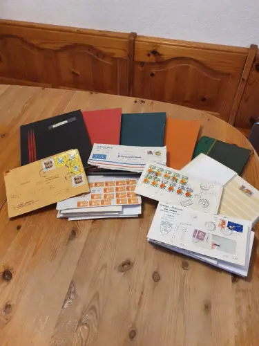 Collection timbres 82 pays à Lutry