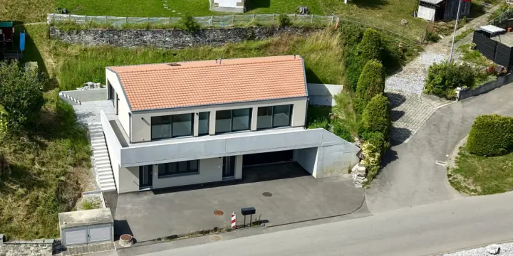Villa neuve avec unité indépendante et vue dégagée sur les Préalpes - Senèdes